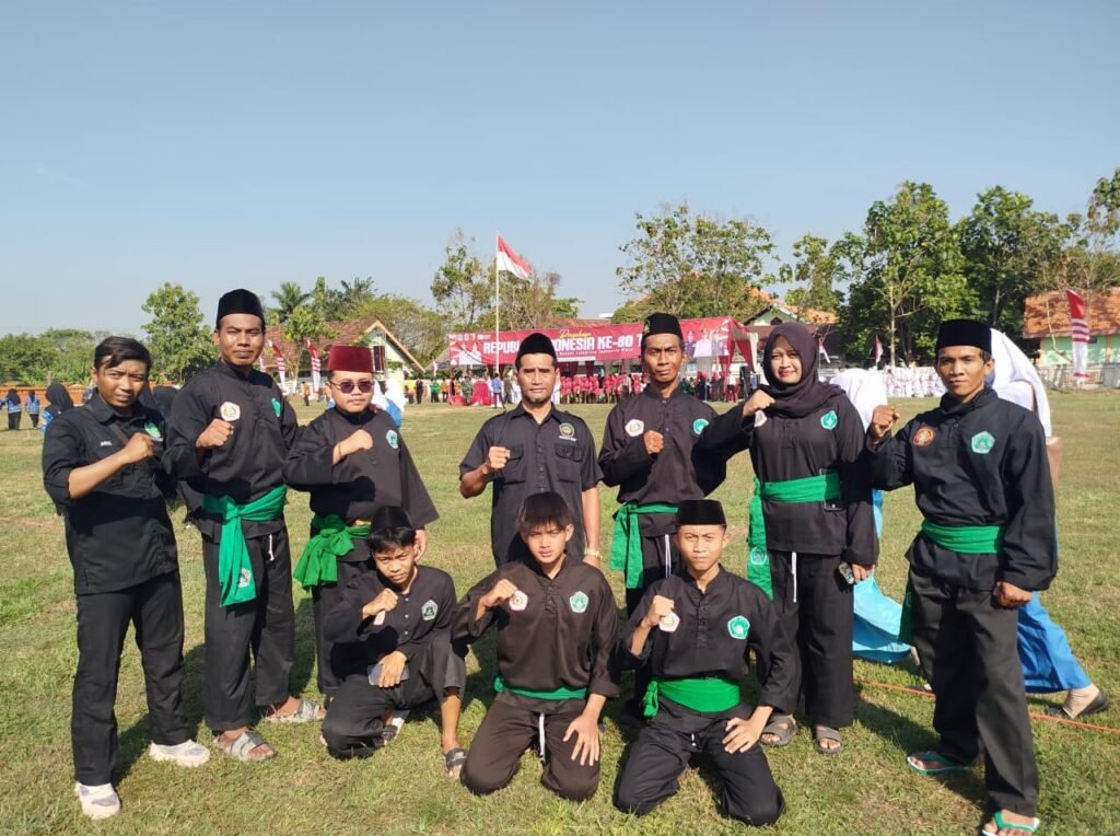 PAC Pagar Nusa Tikung Ikuti Upacara Pengibaran Bendera dalam Rangka HUT RI ke-80