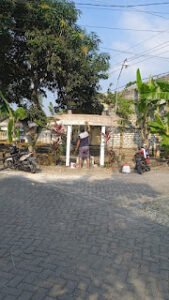 Warga Sumurgenuk ‘Panaskan’ Suasana HUT RI ke-80! RT 1 Gila-gilaan Kerjabakti, Kibarkan Semangat Gotong Royong Sampai Berjuta-juta!